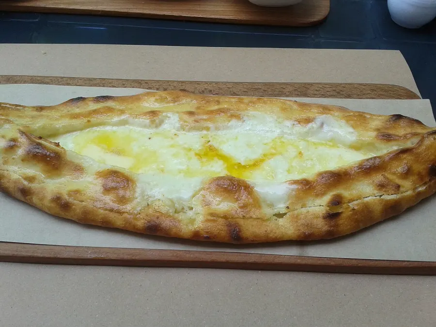 Kaşarlı pide